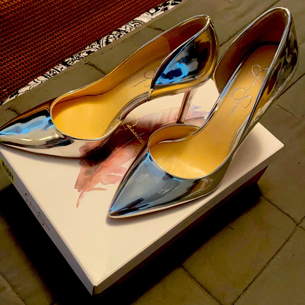 Jessica Simpson heel